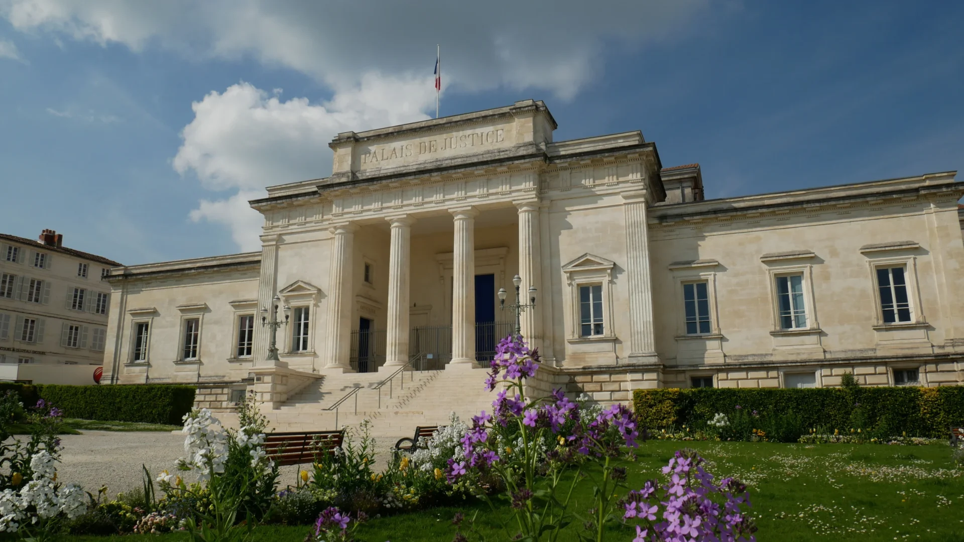 Tribunal saintes