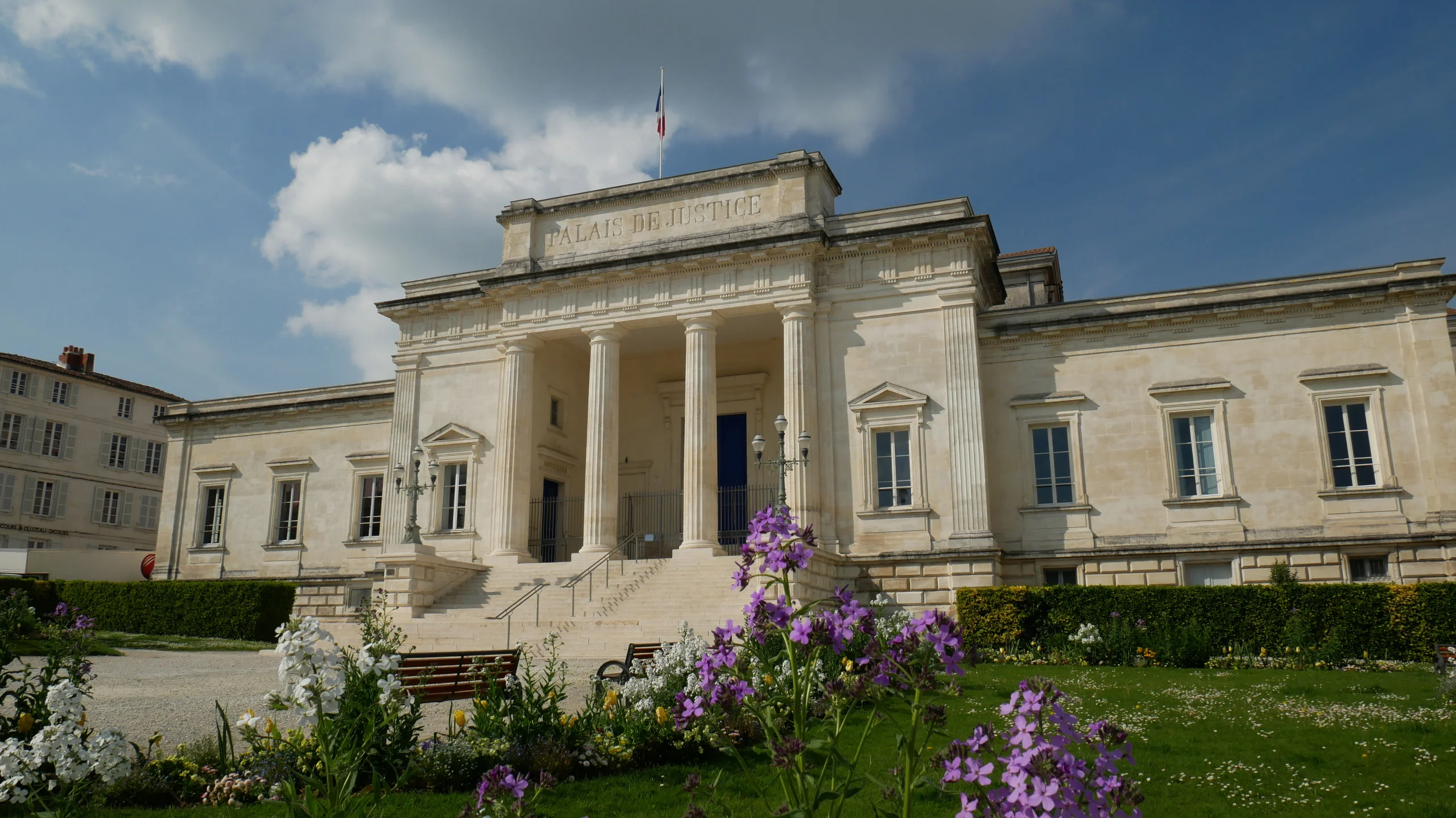 Tribunal saintes